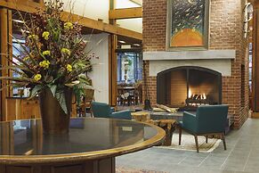 Williamsburg Woodlands Hotel & Suites, an official Colonial Williamsbu
