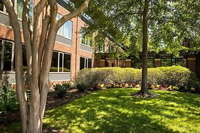 Williamsburg Woodlands Hotel & Suites, an official Colonial Williamsbu