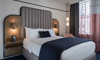 Hu. Hotel