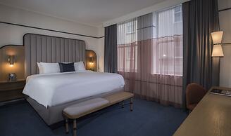 Hu. Hotel