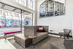 Hu. Hotel