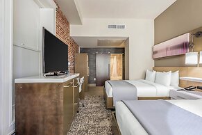 Hu. Hotel
