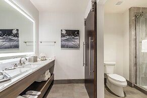 Hu. Hotel