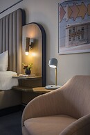 Hu. Hotel