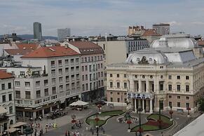 Radisson Blu Carlton Hotel, Bratislava
