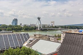 Radisson Blu Carlton Hotel, Bratislava