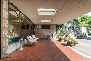 Garden Hotel