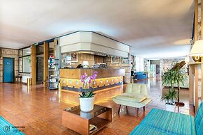 Garden Hotel