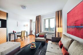 Lindner Hotel Frankfurt Main Plaza, part of JdV by Hyatt