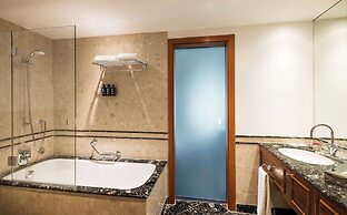 Lindner Hotel Frankfurt Main Plaza, part of JdV by Hyatt