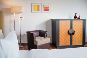 Lindner Hotel Frankfurt Main Plaza, part of JdV by Hyatt