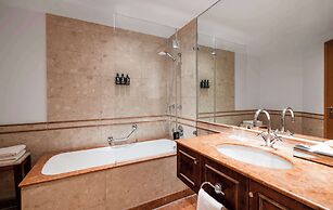 Lindner Hotel Frankfurt Main Plaza, part of JdV by Hyatt