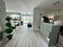 Ocean Sands Beach Boutique Inn - 1 Acre Private Beach