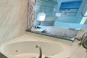 Ocean Sands Beach Boutique Inn - 1 Acre Private Beach