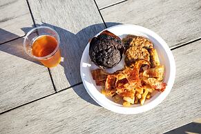 Ocean Sands Beach Boutique Inn - 1 Acre Private Beach