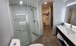 Ocean Sands Beach Boutique Inn - 1 Acre Private Beach