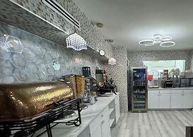 Ocean Sands Beach Boutique Inn - 1 Acre Private Beach