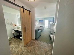 Ocean Sands Beach Boutique Inn - 1 Acre Private Beach