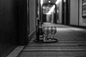 Ocean Sands Beach Boutique Inn - 1 Acre Private Beach