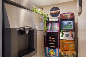 Ocean Sands Beach Boutique Inn - 1 Acre Private Beach