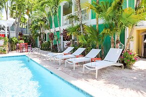 Almond Tree Inn Hotel - Adults Only