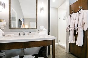 Almond Tree Inn Hotel - Adults Only