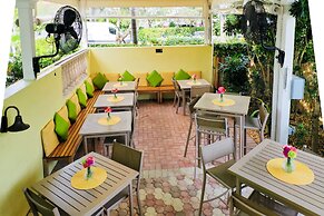 Almond Tree Inn Hotel - Adults Only