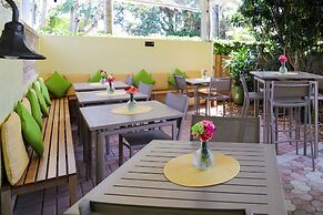 Almond Tree Inn Hotel - Adults Only