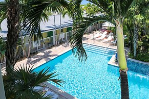 Almond Tree Inn Hotel - Adults Only