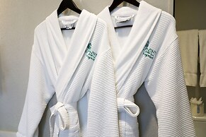 Almond Tree Inn Hotel - Adults Only