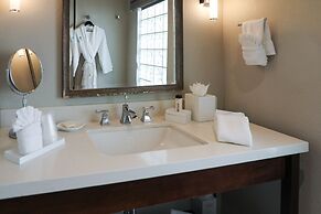 Almond Tree Inn Hotel - Adults Only