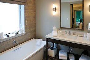 Almond Tree Inn Hotel - Adults Only