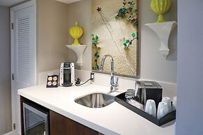 Almond Tree Inn Hotel - Adults Only