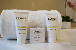 Orchid Key Inn - Adults Only