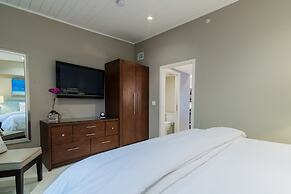 Orchid Key Inn - Adults Only