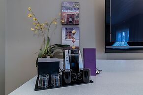 Orchid Key Inn - Adults Only