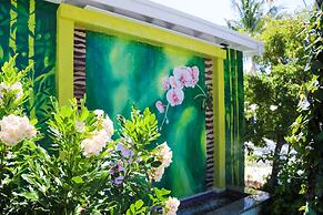 Orchid Key Inn - Adults Only