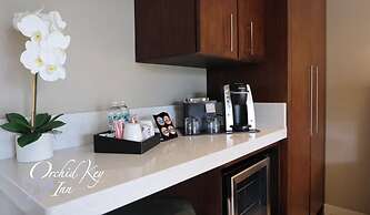 Orchid Key Inn - Adults Only