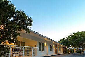 Orchid Key Inn - Adults Only