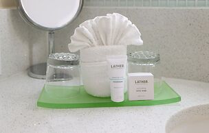 Orchid Key Inn - Adults Only