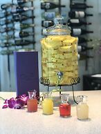 Orchid Key Inn - Adults Only