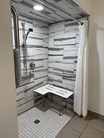 Parkview Inn & Suites Lancaster