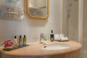 Hotel Les Rives De Notre Dame