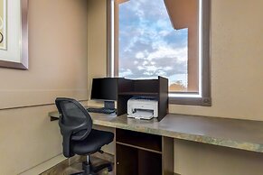 Super 8 by Wyndham Prince Albert