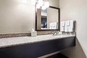 Super 8 by Wyndham Prince Albert