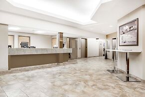 Super 8 by Wyndham Prince Albert