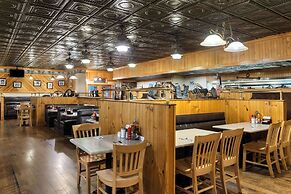 Super 8 by Wyndham Fallon