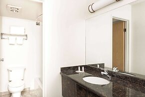 Super 8 by Wyndham Salina/Scenic Hills Area