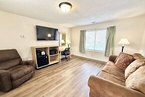 Super 8 by Wyndham Salina/Scenic Hills Area