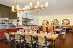 The Scottsdale Resort and Spa, Curio Collection by Hilton